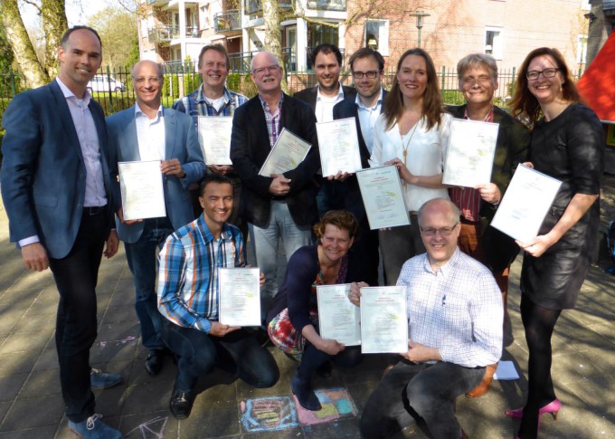 Bij de gemeenten Veenendaal trainden we een groep professionals als opmaat naar de interne pool van facilitators. Ook zij ontvingen het certificaat.
